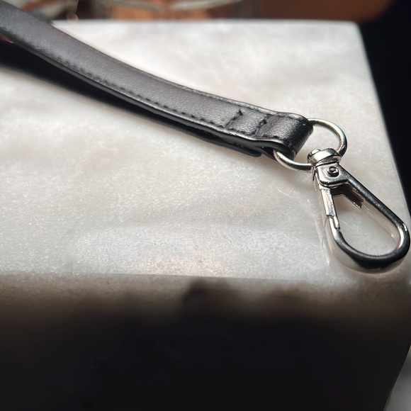 Chelsea28 by Nordstrom convertible wristlet, NWT. - Picture 10 of 12